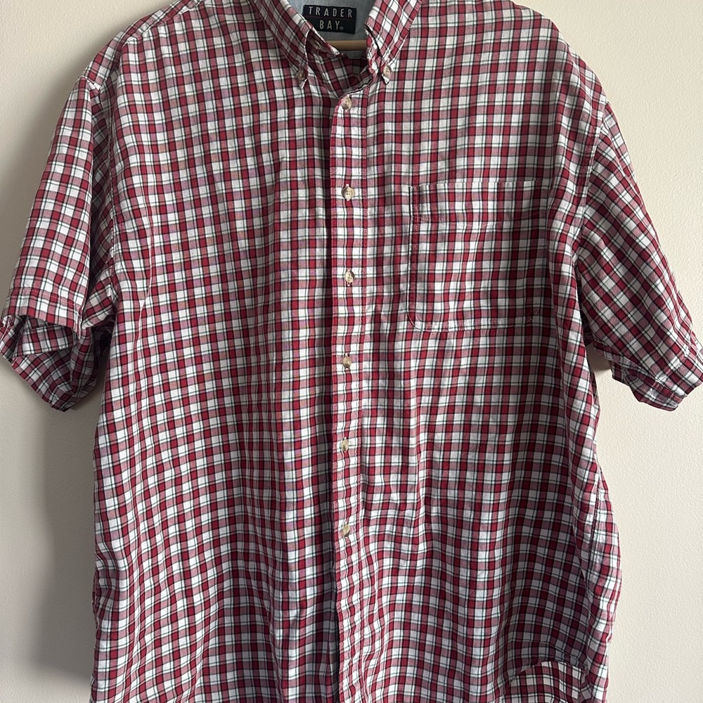 Trader Bay Men’s XL Red Plaid Short Sleeve Button Down